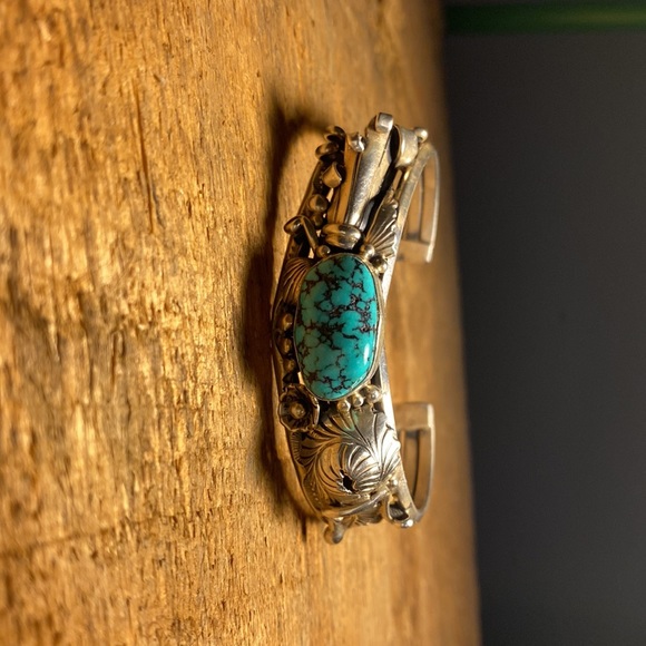 NAVAJO CUFF BRACELET by Tom Willeto, signed, sterling silver and turquoise - Picture 4 of 17